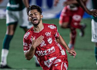 Vila Nova anuncia o retorno de Alesson e confirma renovação de contrato com o atacante