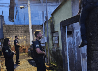 PCGO prende investigado por simular venda de celulares para roubar aparelhos e carro de amigo