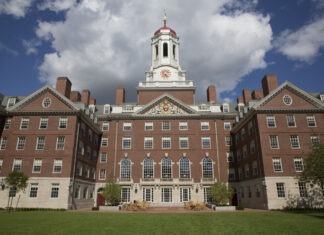 Harvard pede desculpas e retira pele humana encadernada em capa de livro