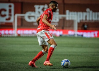 Elias valoriza vitória contra ex-clube e mira retorno do Vila Nova ao G-4 nas próximas rodadas da Série B