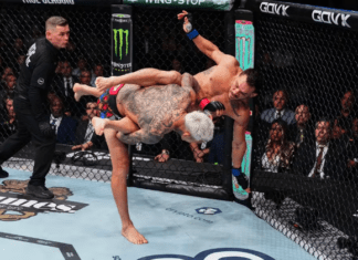 UFC 309: Charles do Bronx leva susto, mas dá aula e vence Chandler de novo