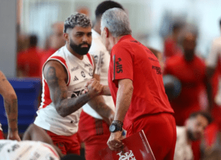 Bastidores: de atrito com filho em treino à irritação em jogo, saiba como foi a relação de Gabigol e Tite no Flamengo