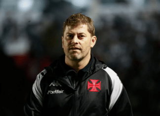 Vasco demite Rafael Paiva após derrota para o Corinthians