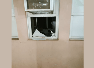 Durante briga, casal quebra vitrô da sede da prefeitura de Quirinópolis