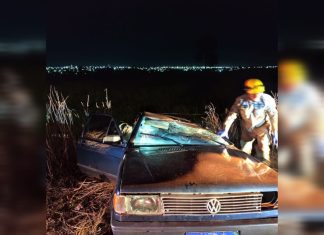 Acidente entre caminhão prancha e carro de passeio deixou uma pessoa ferida em Quirinópolis