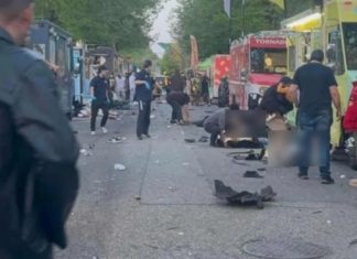 MORORISTA ATROPELA MULTIDÃO E MATA 9 PESSOAS