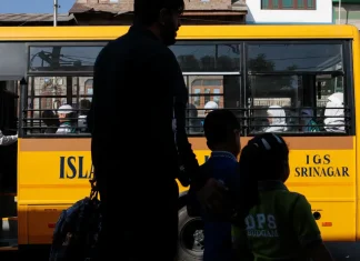 Ataque suicida contra ônibus escolar deixa cinco mortos no Paquistão