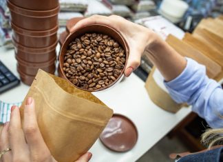 FUNCIONÁRIO FURTA R$ 28 MIL EM CAFÉ PARA SUSTENTAR VÍCIO NO “JOGO DO TIGRINHO” EM MINEIROS