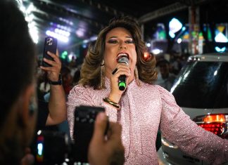 Festival da Chica Doida 2025 tem início apoteótico em Quirinópolis com humor, tradição e show de Simone Mendes