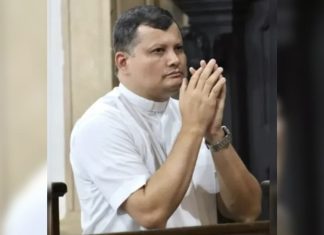 Padre que estava desaparecido ficou mais de 30 horas preso ao telhado de casa depois de um acidente doméstico