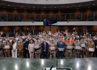 Policiais do 50° BPM são homenageados com certificado de honra ao mérito em Goiás