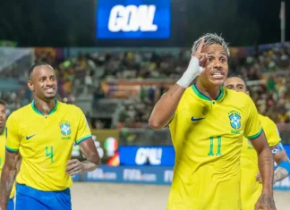 De forma dramática, Brasil vence Itália no Mundial de futebol de praia