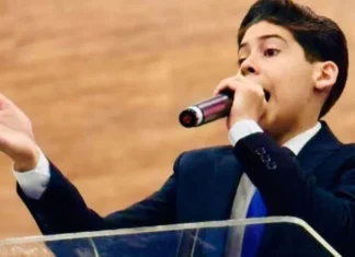 “Profeta mirim” Miguel Oliveira volta a pregar após proibição do Conselho Tutelar