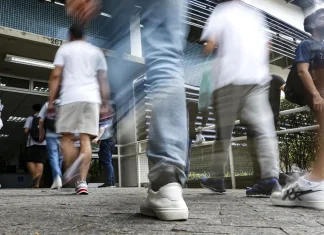 Prazo para pagar taxa de inscrição do Enem 2025 vai até sexta-feira