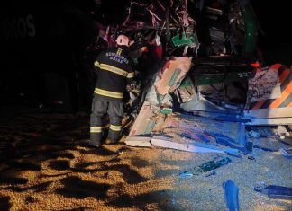 Acidente envolvendo ônibus e carreta deixa 30 feridos na GO-164