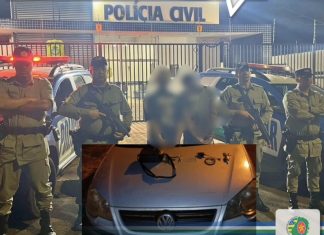 POLÍCIA MILITAR RECUPERA VEÍCULO FURTADO E PRENDE DOIS SUSPEITOS EM SÃO SIMÃO