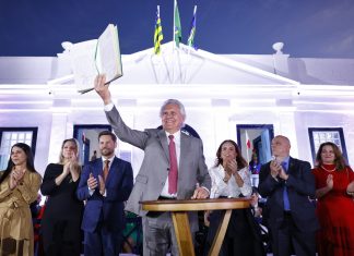 Caiado instala sede simbólica dos três poderes na cidade de Goiás