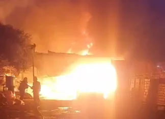 Incêndio destrói fábrica de reciclagem em Goiânia