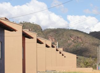 Goiás Social, Agehab e Seinfra entregam casas a custo zero em Itarumã