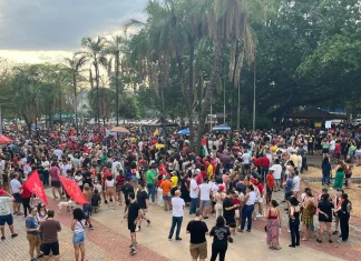 Milhares saem às ruas de Goiânia em ato contra a PEC da Blindagem e PL da Anistia