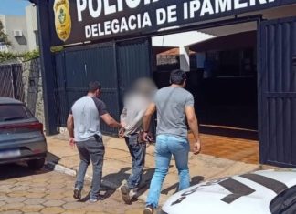 HOMEM É PRESO POR MANTER ESPOSA COM DEFICIÊNCIA TRANCADA EM CASA SUJA E SEM COMIDA