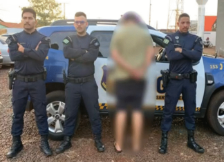 Homem é preso por dirigir nu, exibir partes íntimas e perseguir crianças em Santa Helena de Goiás
