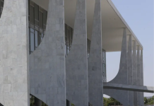 Governo Federal sanciona lei que proíbe uso de linguagem neutra na administração pública