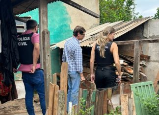 Mãe é presa após escola encontrar crack na mochila de adolescente